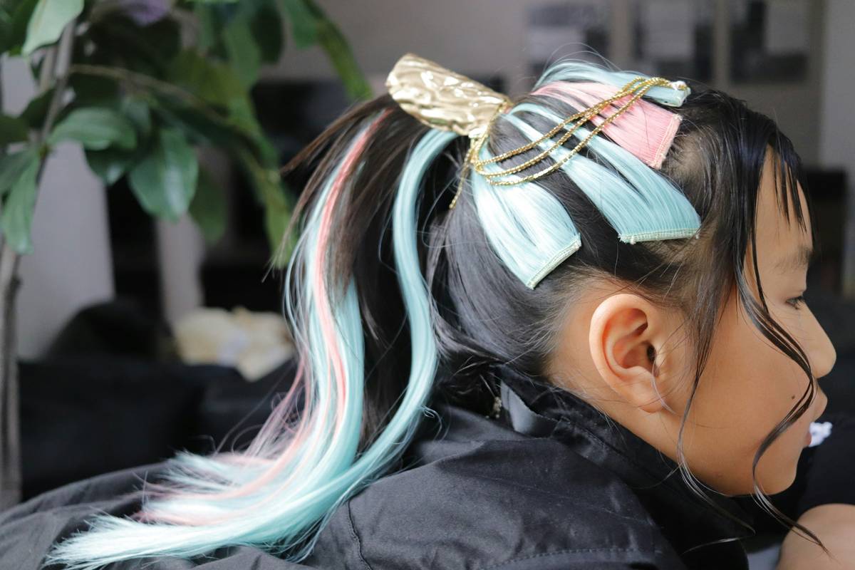 Modern Trends in hair clips: assorted contemporary styles including pearl-embellished, oversized, and minimalist metal designs